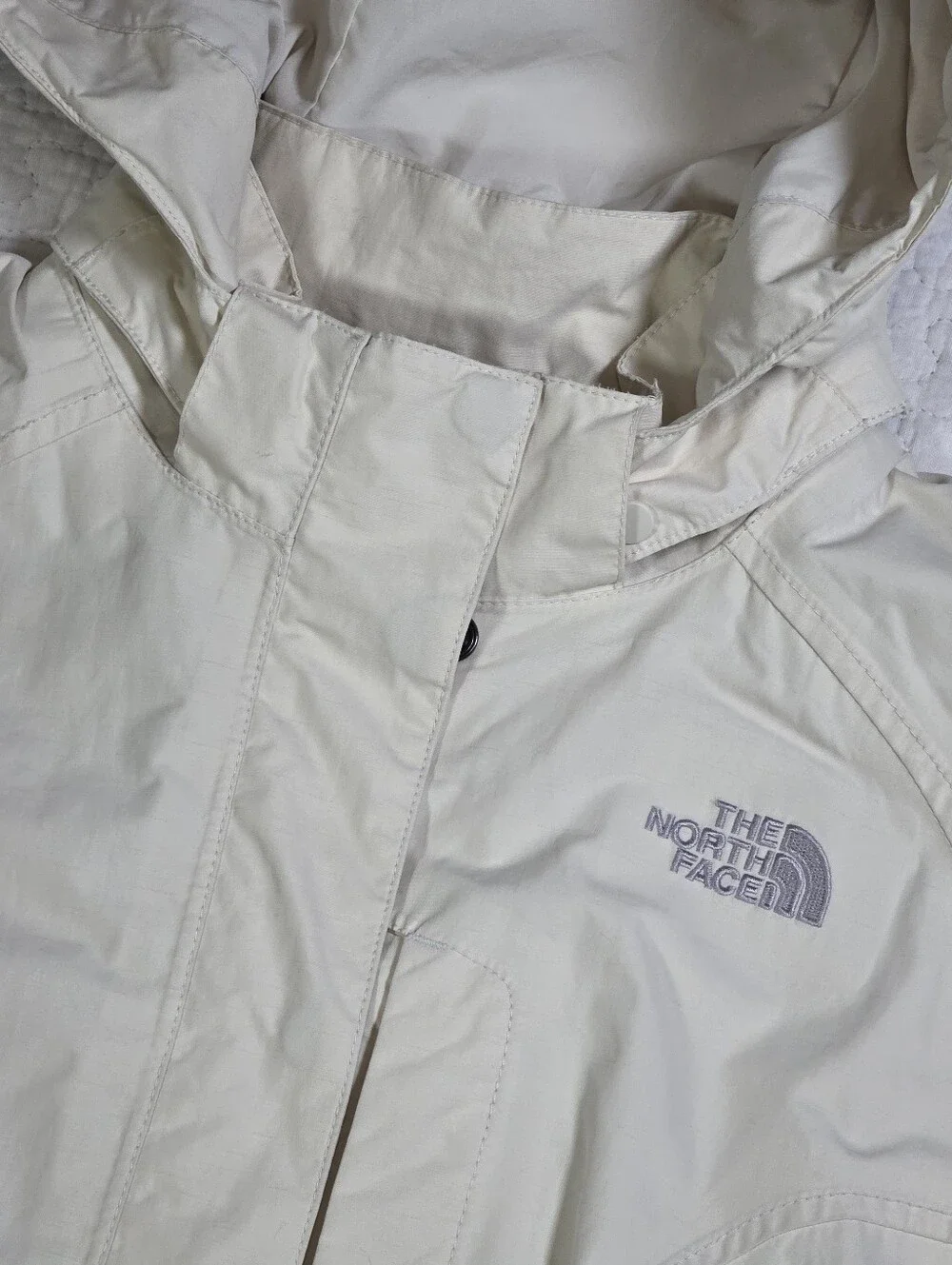 The North Face Women's Cream HyVent Belted Rain Trench Coat - Picture 8 of 15